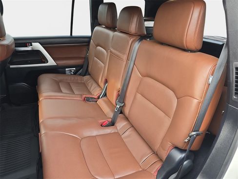 Used 2021 Toyota Land Cruiser image 14