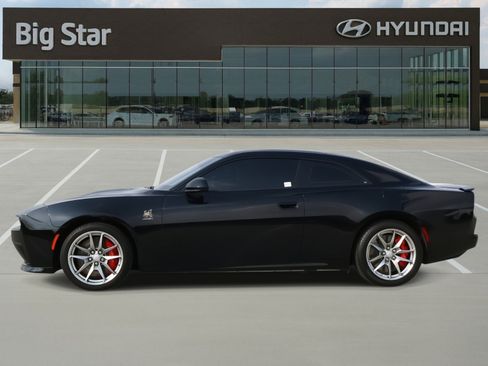 Used 2025 Dodge Charger Daytona Scat Pack w/ Track Pack AWD/4WD image 2