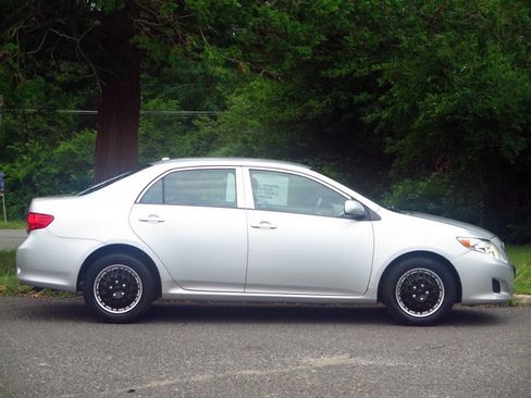 Used 2009 Toyota Corolla LE FWD image 5