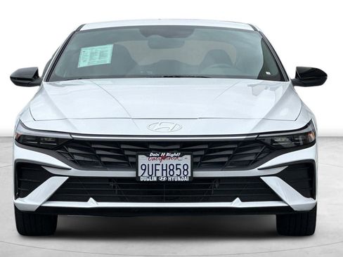 Certified 2025 Hyundai Elantra SEL image 12