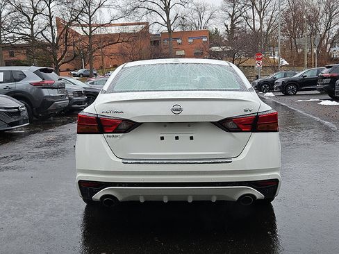 Certified 2022 Nissan Altima 2.5 SV w/ SV Premium Package image 5