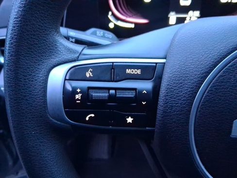 Used 2024 Kia Sportage LX image 18