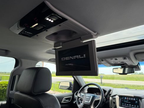 Used 2020 GMC Yukon Denali w/ Denali Ultimate Package AWD/4WD image 16