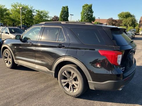 Used 2021 Ford Explorer XLT w/ Equipment Group 202A AWD/4WD image 5