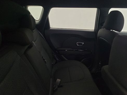 Used 2018 Kia Soul + image 19