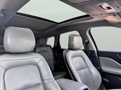 Used 2020 Lincoln Corsair Reserve w/ Appearance Package image 59