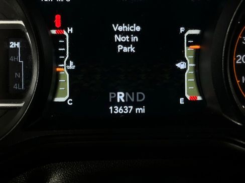 Used 2025 Jeep Wrangler Unlimited Rubicon image 16