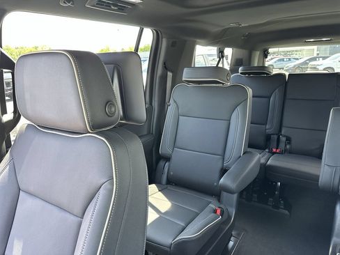 New 2026 Chevrolet Suburban Premier AWD/4WD image 12