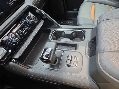 Used 2025 GMC Sierra 1500 AT4 w/ AT4 Premium Package AWD/4WD image 25