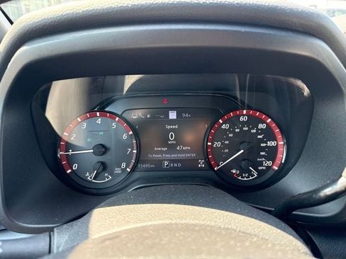 Used 2023 Nissan Titan PRO-4X w/ Pro-4x Convenience Package AWD/4WD image 9