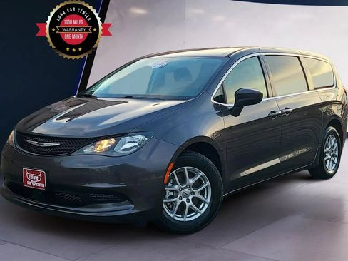 Used 2023 Chrysler Voyager LX FWD image 1