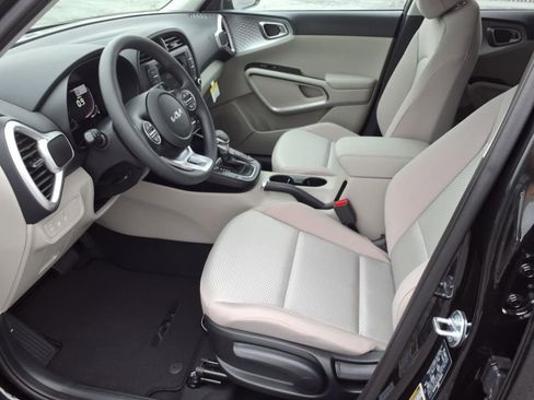 New 2025 Kia Soul LX image 10