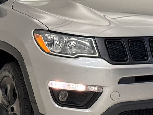 Used 2021 Jeep Compass Latitude w/ Sun and Sound Group AWD/4WD image 5
