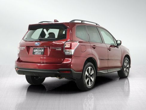 Used 2017 Subaru Forester 2.5i Premium AWD/4WD image 5