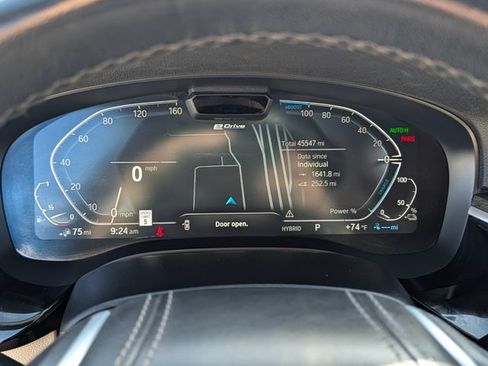 Used 2023 BMW 530e w/ Premium Package RWD image 18