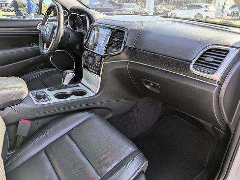 Used 2019 Jeep Grand Cherokee Summit w/ Platinum Series Group image 39