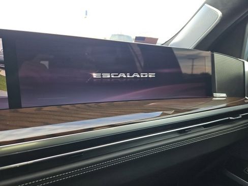 Used 2025 Cadillac Escalade Sport Platinum w/ LPO, ONYX Package image 25