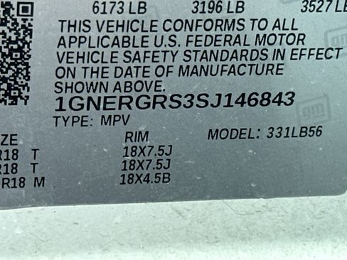 Used 2025 Chevrolet Traverse LT image 33