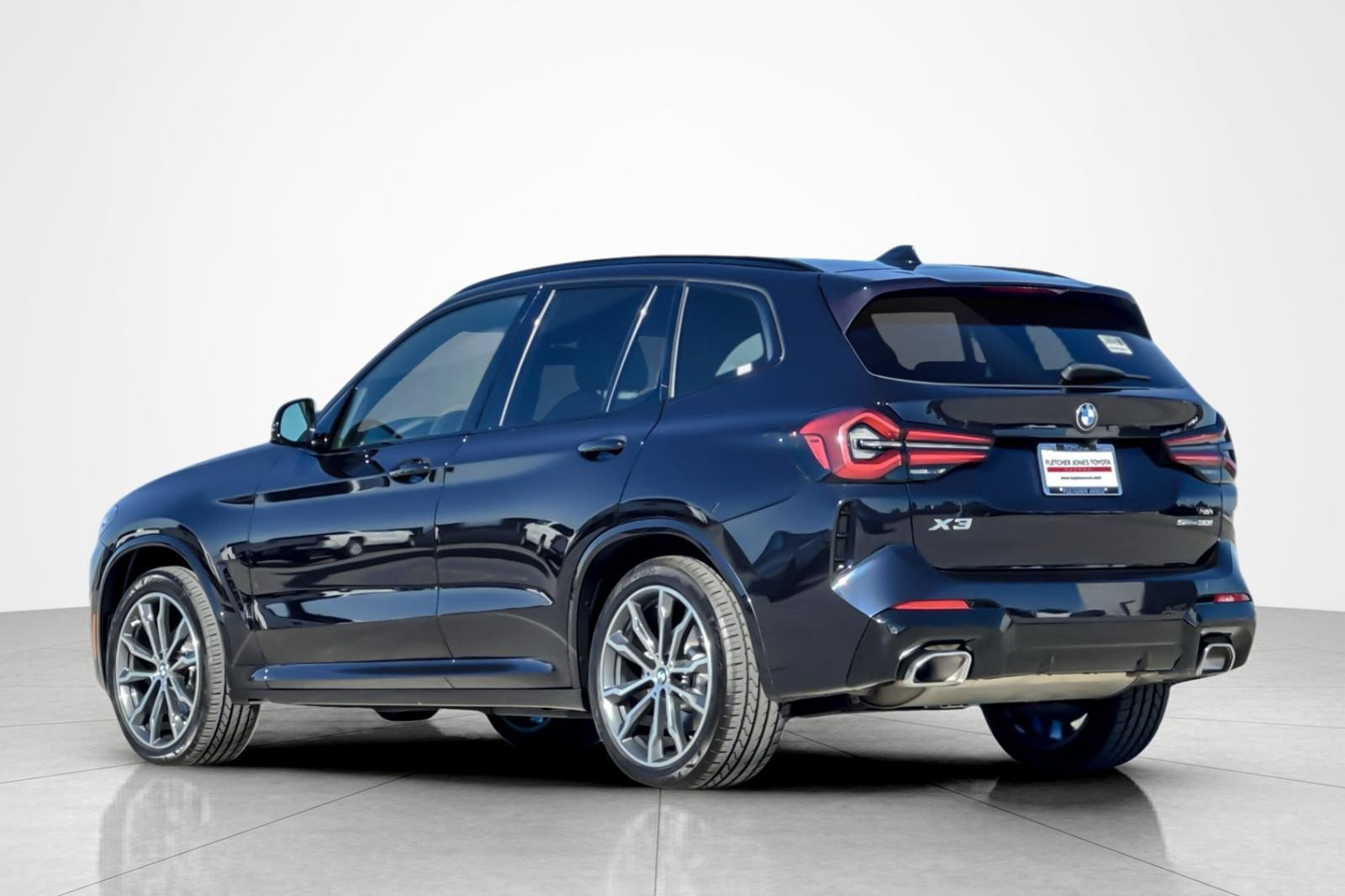 Used 2022 BMW X3 sDrive30i w/ M Sport Package 2 RWD image 3