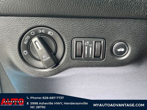 Used 2016 Dodge Challenger R/T w/ Blacktop Package image 17