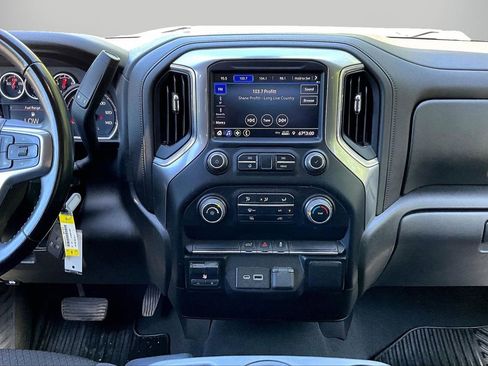 Used 2023 Chevrolet Silverado 2500 LT AWD/4WD image 12