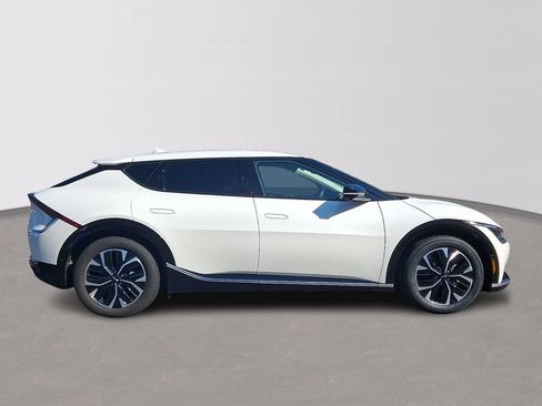Used 2024 Kia EV6 Wind w/ Wind Technology Package AWD/4WD image 7