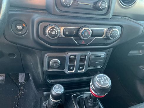 Used 2020 Jeep Wrangler Sport image 22