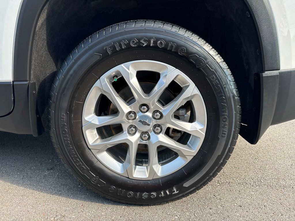 Used 2020 Chevrolet Traverse LS FWD image 29