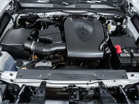 Used 2020 Toyota Tacoma SR5 image 20