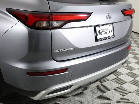 Used 2024 Mitsubishi Outlander SE image 44