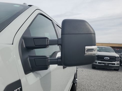 New 2026 Ford F250 XLT w/ FX4 Off-Road Package image 5