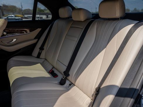 Used 2017 Mercedes-Benz E 300 image 29