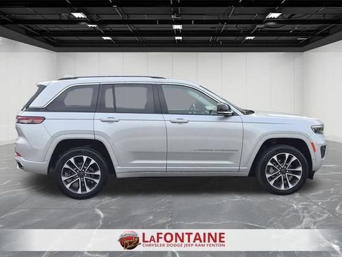 Used 2022 Jeep Grand Cherokee Overland AWD/4WD image 6