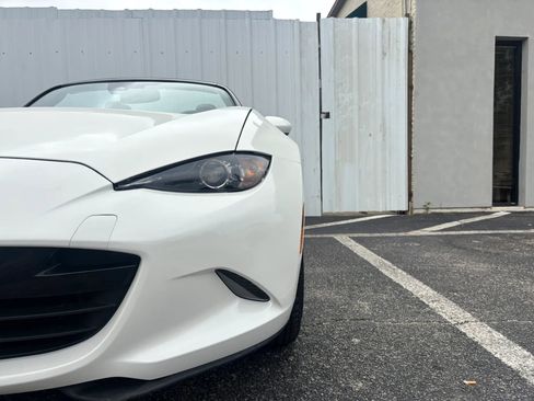 Used 2019 MAZDA MX-5 Miata Grand Touring RWD image 14