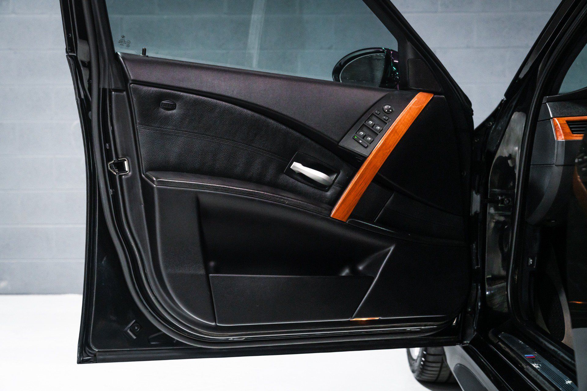 Used 2007 BMW M5 RWD image 17