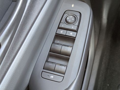 Used 2026 Toyota Prius LE FWD image 21