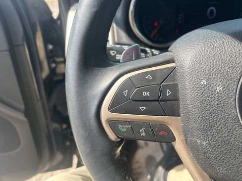 Used 2017 Jeep Grand Cherokee Laredo w/ Quick Order Package 23E AWD/4WD image 23