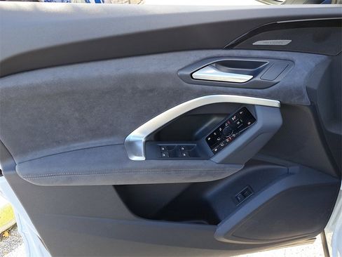 New 2025 Audi SQ5 Premium Plus image 19