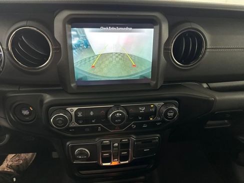 Used 2021 Jeep Wrangler Unlimited Sahara image 22