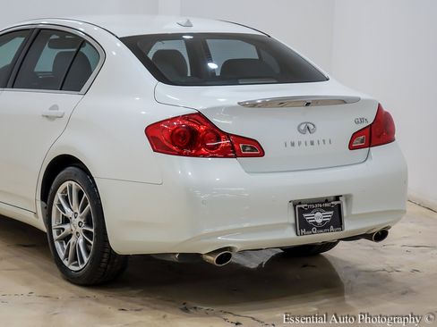 Used 2011 INFINITI G37 x Sedan w/ Premium Pkg image 9