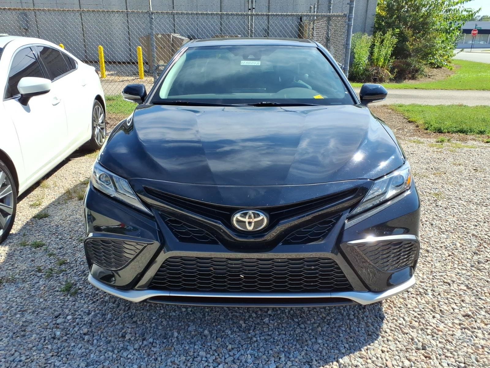 Used 2021 Toyota Camry XSE FWD image 7
