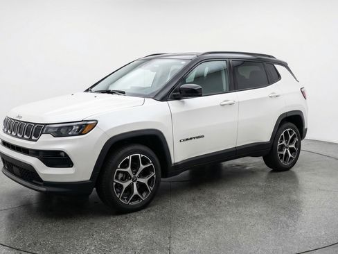 Used 2025 Jeep Compass Limited image 3