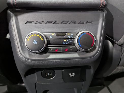 Used 2025 Ford Explorer ST-Line w/ Premium Package image 14