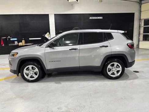 Used 2024 Jeep Compass Sport AWD/4WD image 5