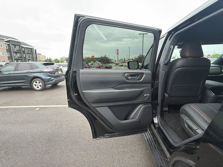 Used 2026 Nissan Armada SL w/ Captain's Chari Seat Package AWD/4WD image 18