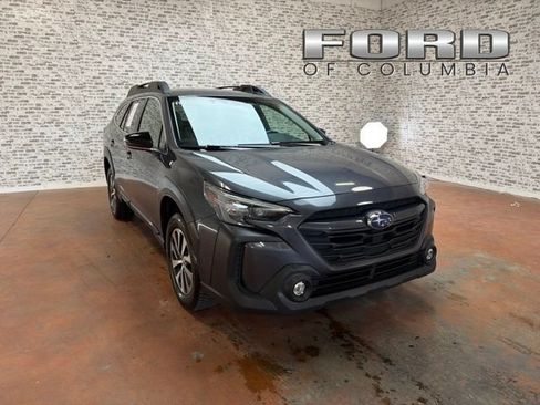 Used 2023 Subaru Outback Premium AWD/4WD image 1