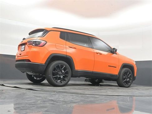 New 2026 Jeep Compass Latitude image 37