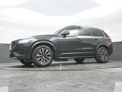 Used 2022 Volvo XC90 T5 Momentum w/ Protection Package Premier image 17