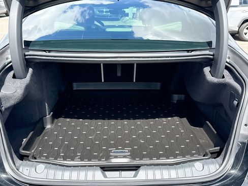 Used 2023 Jaguar XF SE image 11