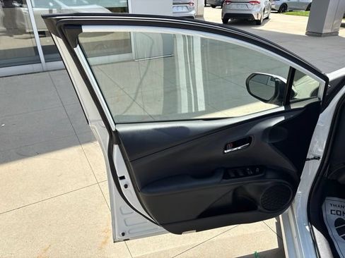 Used 2022 Toyota Prius Prime XLE FWD image 24